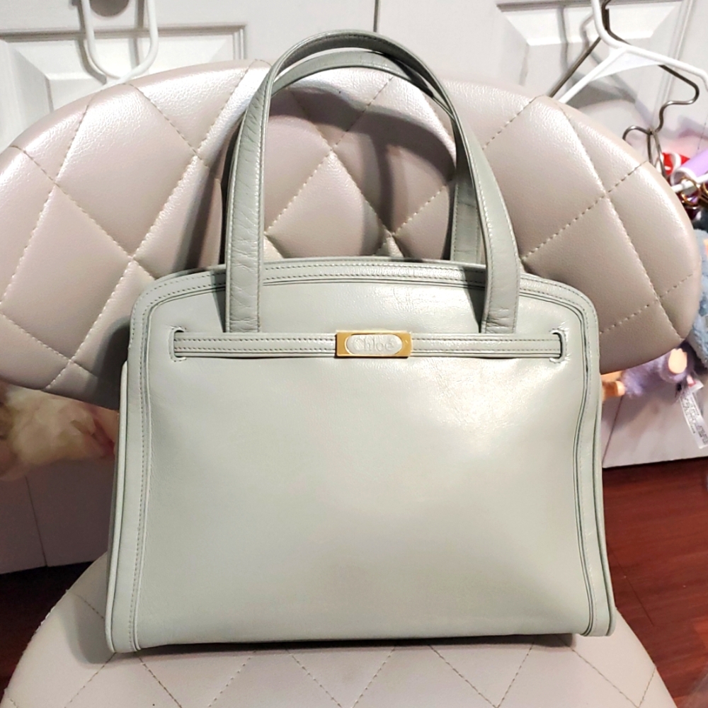 RARE VINTAGE CHLOE Light Grey Leather Handbag Kisslock - Picture 3 of 17
